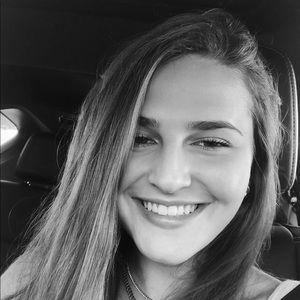 Meet your Posher, Abby